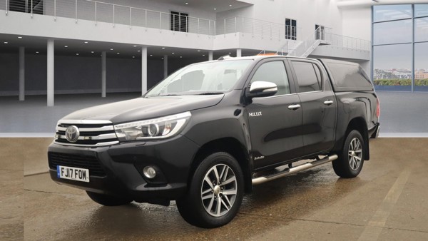 TOYOTA Hilux